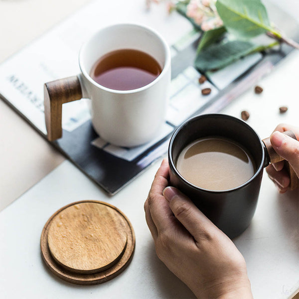Swank Ceramic Cup with Acacia Wood Handle & Cover with Tea